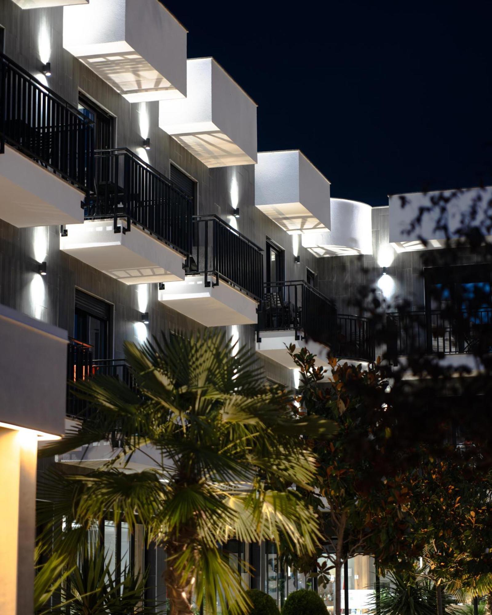 Hotel Nuevo Deluxe Shëngjin Exterior foto